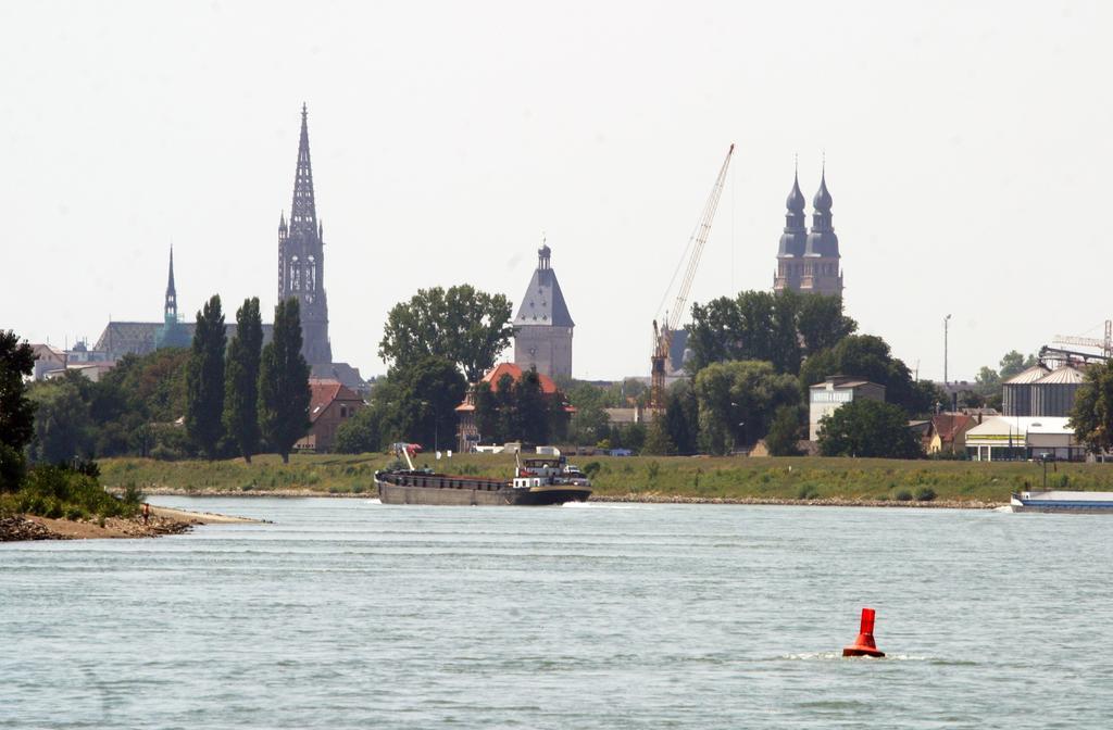 Weinstube Schwarzamsel Appartement Speyer Buitenkant foto